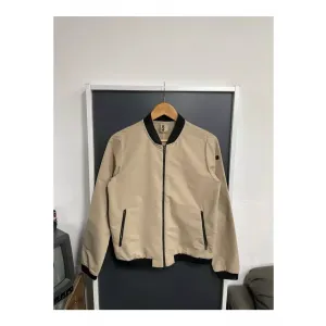 [L] K2 베이지 바람막이 자켓